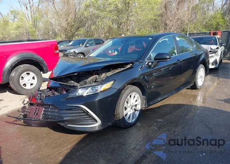 2022 Toyota Camry Le из США, поврежденный, VIN 4T1C11AK4NU058267